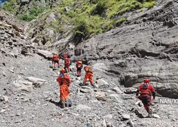 चीनको सिजाङमा पहिरोः उद्धार टोली अति प्रभावित क्षेत्रमा पुग्यो