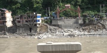 भोटेकोशीमा आएको भीषण बाढीले रसुवा, नुवाकोट र धादिङमा ठूलो क्षति, उद्धार र राहत कार्य जारी