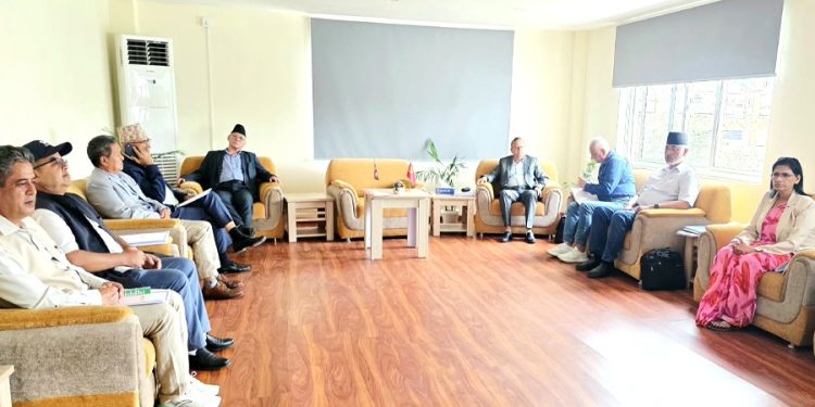 काभ्रेको बल्थलीमा एमाले पुनर्गठन कार्यदलको आवासीय बैठक