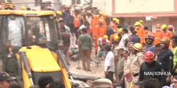 दिल्लीमा भवन भत्किँदा पाँच जनाको मृत्यु, उद्धार कार्य जारी