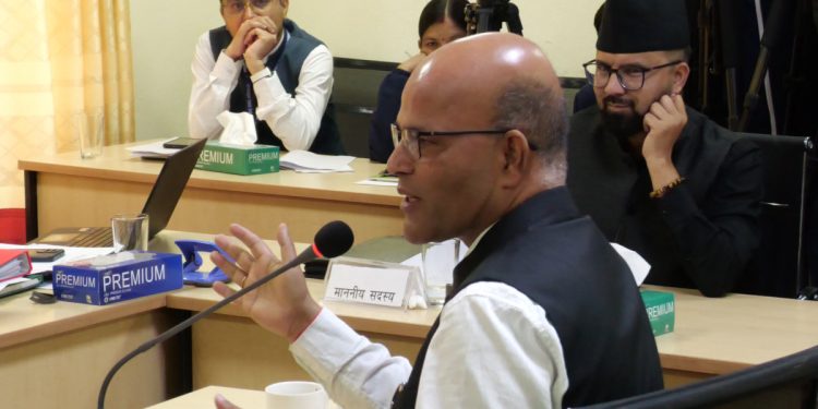कार्यालय समयमा तलबसंगै भत्ता लिने व्यवस्था हटाऔँ- अमरेशकुमार सिंह