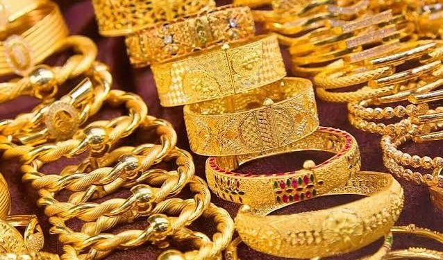 सुनको मूल्यमा ५ हजार रुपैयाँको गिरावट, चाँदी पनि सस्तियो