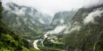 पहिरोका कारण अवरुद्ध तिब्बतको केरुङ नाका जोड्ने सडक पुनः सञ्चालन