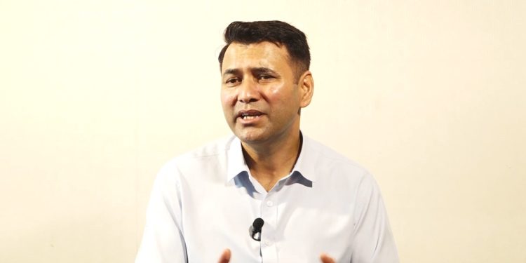 कुनैपनि देशलाई दोषारोपण होइन, सहकार्य गर्नुपर्छः जलवायु विज्ञ मञ्जित ढकाल