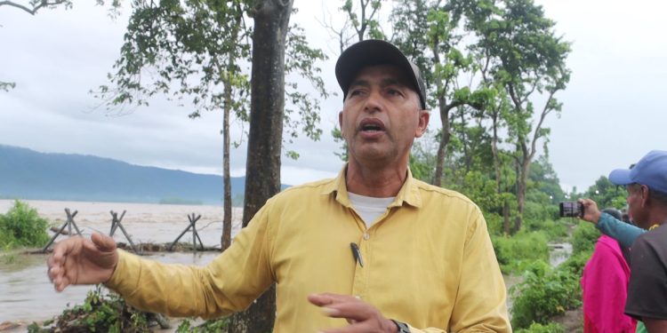 मझुवा सामुदायिक वनमा आसपासका बस्तीमा बाढीको उच्च जोखिमः दीर्घकालीन तटवन्धनको माग