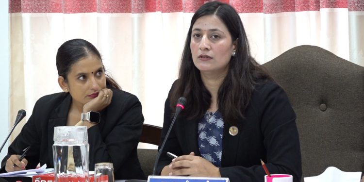 बाढीपीडित महिला तथा बालबालिकाको सुरक्षाका लागि हेल्पडेस्क राख्न संसदीय समितिको निर्देशन