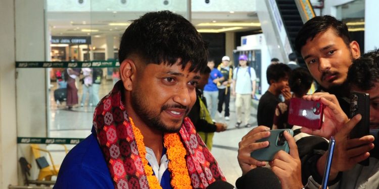 ‘देश दुःखिरहेका बेला क्रिकेटमार्फत भएपनि खुशी दिन पाउँदा गर्व लागेको छ’– सन्दीप