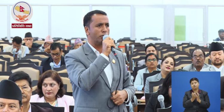नेकपा प्रमुख सचेतक दुलालको प्रश्नः के खाएपछि सरकारलाई मध्यरातमा जोश आउँछ
