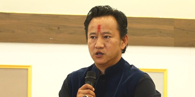 केन्द्रिय सदस्यमा उम्मेदवारी दिएका विद्वान गुरुङ भन्छन्– मुलुकलाई नयाँ दिशा दिन र पार्टीलाई थप सशक्त बनाउने संकल्प छ