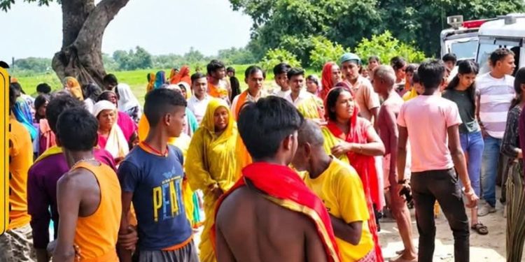 मोतिहारीमा अंग्रेजकालीन पुल भत्किँदा एक बालकको मृत्यु, चारजनाको अवस्था चिन्ताजनक