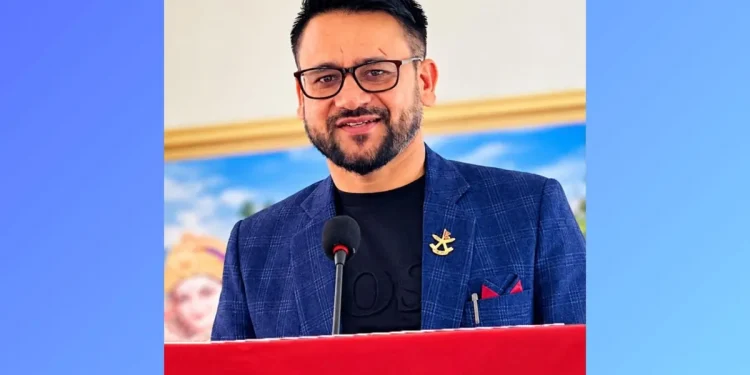प्रवासको पसिना र कांग्रेसप्रतिको निष्ठा बोकेर केन्द्रमा खेमराज बस्नेत