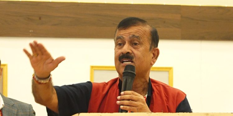 संविधान र व्यवस्था जोगाउन युवाहरु एकढिक्का हुनुपर्छः महेन्द्र यादव