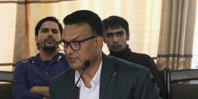 महिला हिंसाको आरोप अस्वीकार गर्दै राजदूत प्रस्तावित सुनारले दिए संसदीय समितिमा स्पष्टीकरण