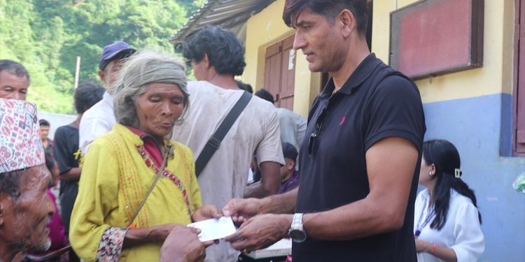 चितवन जिल्ला प्रशासनको चेपाङ बस्तीमा घुम्ती शिविर, ९० जनाले पाए नागरिकता