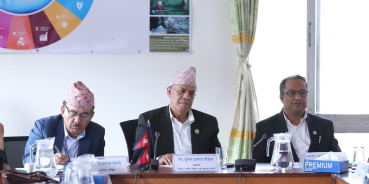 पुराना पुस्तालाई गाली गर्दैमा देश बन्दैनः सांसद घतानी