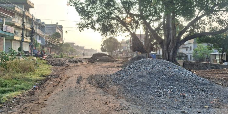 वीरेन्द्रनगरमा धमाधम निर्माण हुँदै फोर लेन सडक